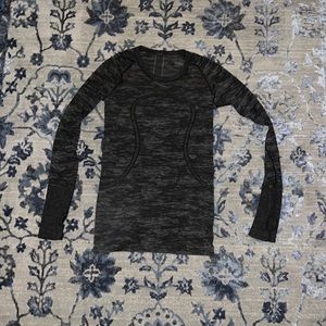 Lululemon athletica heathered black swiftly size 6